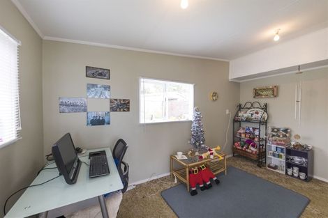 Photo of property in 1 Capri Place, Awapuni, Palmerston North, 4412