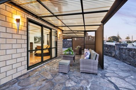 Photo of property in 2 Platinum Rise, Ranui, Auckland, 0612