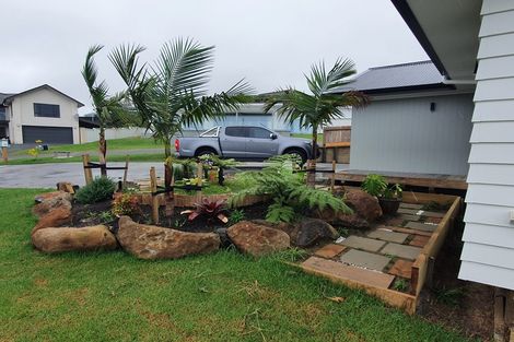 Photo of property in 32 Eagles Way, Cable Bay, 0420