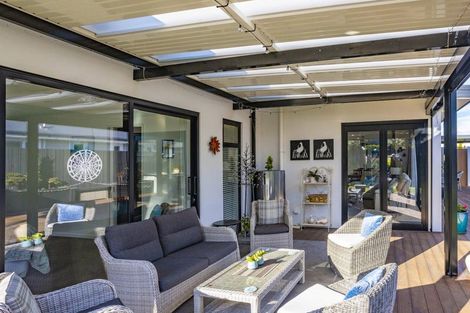 Photo of property in 12 Sloan Avenue, Rangiora, 7400