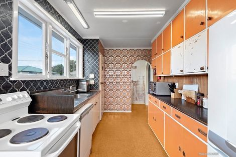 Photo of property in 125 Ruskin Road, Newlands, Wellington, 6037