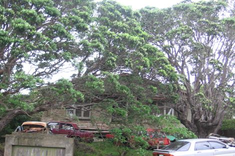 Photo of property in 71 Ranui Crescent, Khandallah, Wellington, 6035