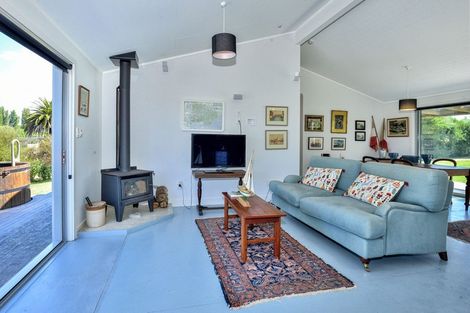 Photo of property in 14 Monkhouse Street, Tolaga Bay, 4077