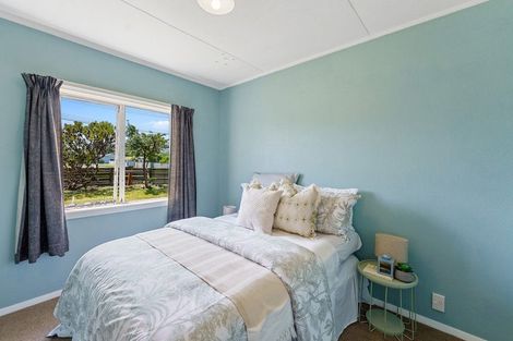 Photo of property in 18 Waimea Road, Waikanae Beach, Waikanae, 5036