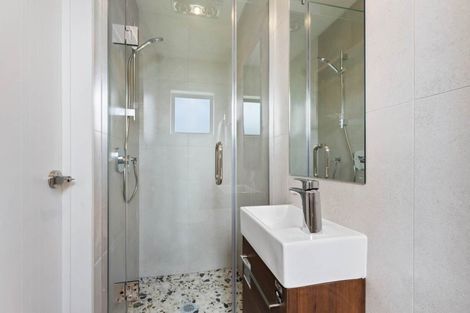 Photo of property in 1/77 Glenmore Road, Sunnyhills, Auckland, 2010