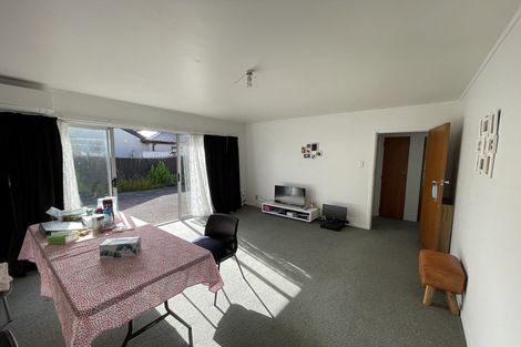 Photo of property in 2/32 Eastern Beach Road, Eastern Beach, Auckland, 2012