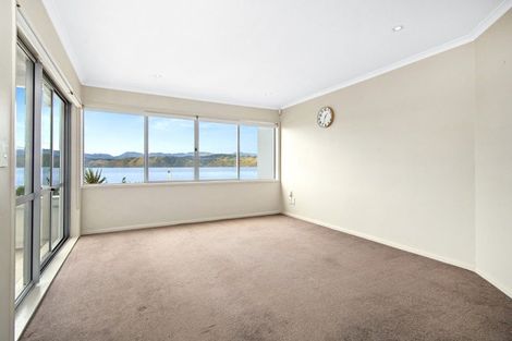 Photo of property in 2/275 Karaka Bay Road, Karaka Bays, Wellington, 6022