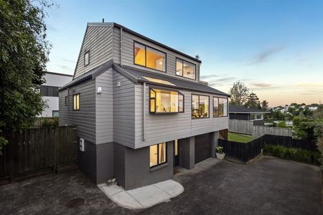 Photo of property in 1/30 Tui Glen Road, Birkenhead, Auckland, 0626