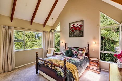 Photo of property in 60 Pomare Road, Tirohanga, Lower Hutt, 5010