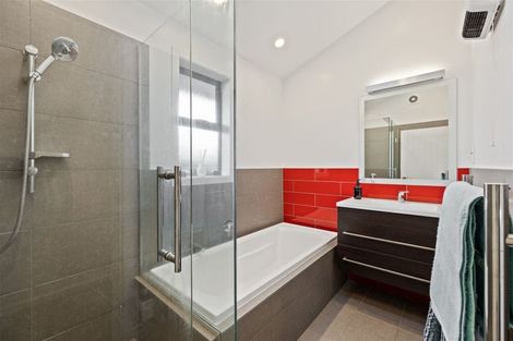 Photo of property in 422 Cashmere Road, Westmorland, Christchurch, 8025