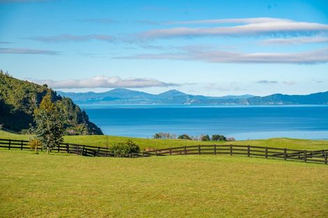 Photo of property in 1 Taumata Rise, Acacia Bay, 3385