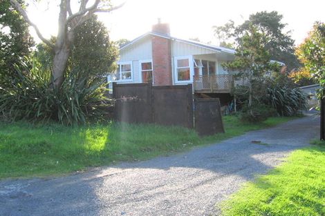Photo of property in 42 Tane Road, Laingholm, Auckland, 0604