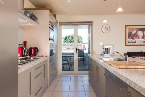 Photo of property in 51 Gibson Place, Papamoa Beach, Papamoa, 3118