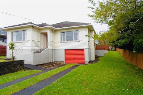 Photo of property in 292 Huatoki Street, Upper Vogeltown, New Plymouth, 4310