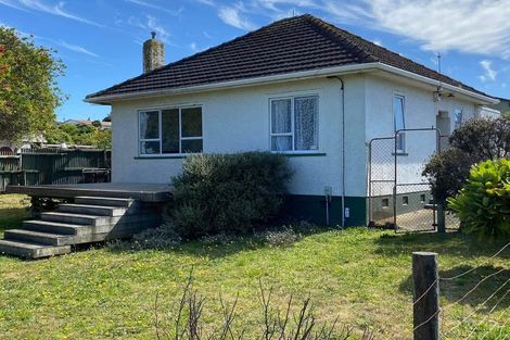 Photo of property in 1 Rangiora Street, Castlecliff, Whanganui, 4501