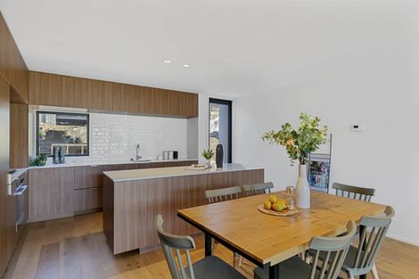 Photo of property in 75 Melbourne Road, Island Bay, Wellington, 6023