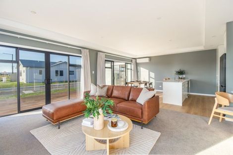 Photo of property in 104 Eriksen Road, Te Awa, Napier, 4110