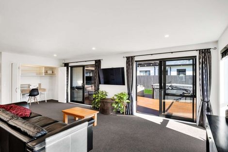 Photo of property in 10 Kohunga Crescent, Bottle Lake, Christchurch, 8083