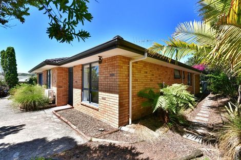 Photo of property in 65 Cabeleigh Drive, Helensville, 0800