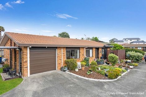 Photo of property in 42 Bodi Place, Te Atatu South, Auckland, 0610