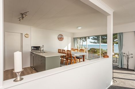 Photo of property in 5 Raebern Lane, Raumati Beach, Paraparaumu, 5032