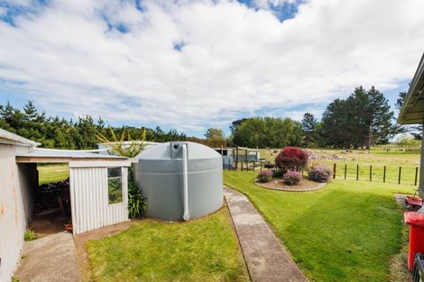 Photo of property in 17 Raumai Road, Bulls, 4894