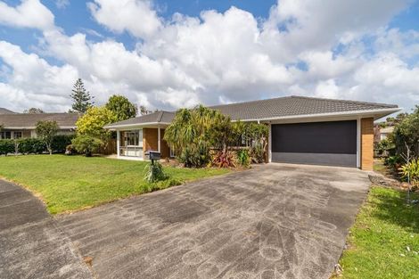 Photo of property in 3 Serrita Avenue, Sunnyhills, Auckland, 2010