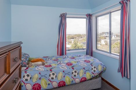 Photo of property in 14 Marine Parade South, Foxton Beach, Foxton, 4815