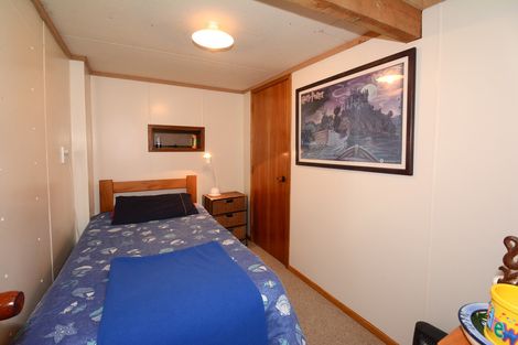 Photo of property in 35 Pioneer Crescent, Helensburgh, Dunedin, 9010