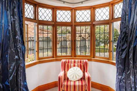 Photo of property in 21 Manapouri Crescent, Hokowhitu, Palmerston North, 4410