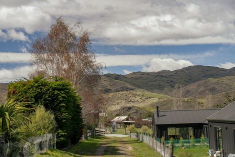 Photo of property in 49 Hall Road, Bannockburn, Cromwell, 9384