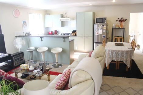 Photo of property in 100a Lincoln Park Avenue, Massey, Auckland, 0614