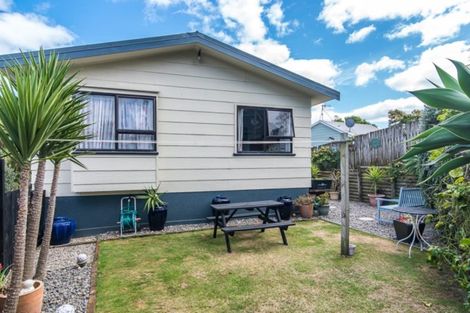 Photo of property in 15a Margaret Road, Raumati Beach, Paraparaumu, 5032