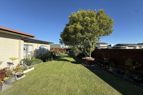 Photo of property in 1 Luxton Place, Rangiora, 7400