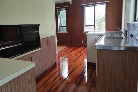 Photo of property in 26 Millbrook Road, Henderson, Auckland, 0612