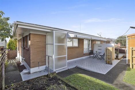 Photo of property in 1/33 Butterworth Drive, Glendene, Auckland, 0602