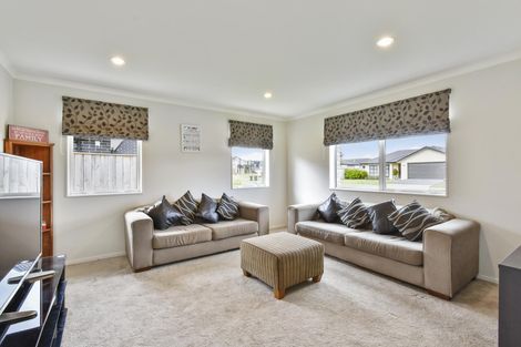 Photo of property in 61 Turnberry Drive, Wattle Downs, Auckland, 2103