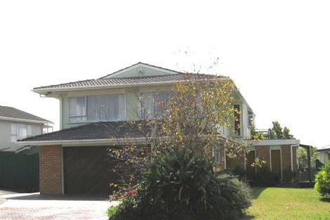 Photo of property in 8 Tanoa Place, Glendene, Auckland, 0602