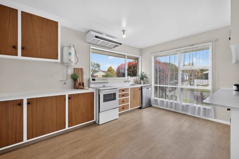 Photo of property in 20 Delaware Crescent, Russley, Christchurch, 8042