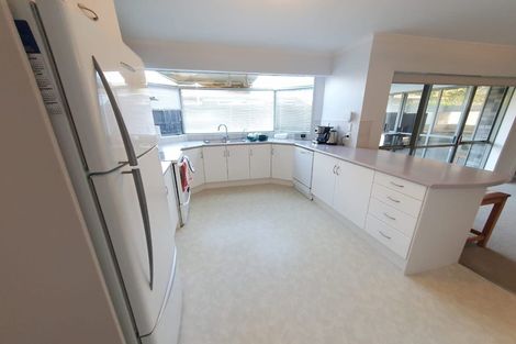 Photo of property in 17 Gardone Terrace, Conifer Grove, Takanini, 2112