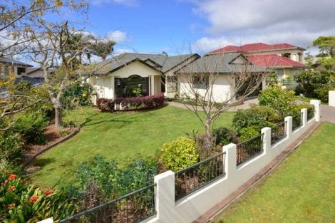 Photo of property in 9 Rosetti Rise, West Harbour, Auckland, 0618