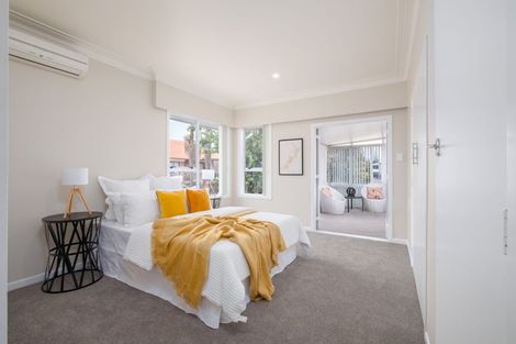 Photo of property in 32 Oakland Avenue, Papatoetoe, Auckland, 2025