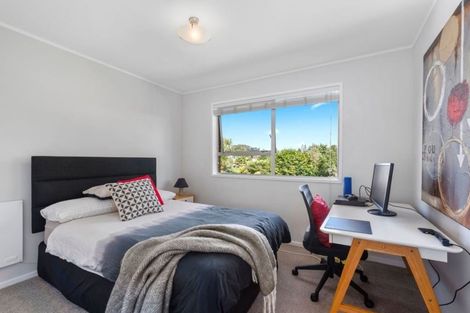 Photo of property in 1/3 Bronwyn Place, Torbay, Auckland, 0630