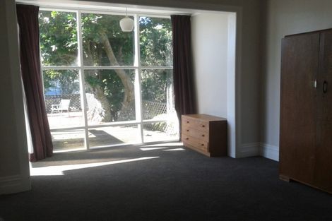 Photo of property in 34 Grove Road, Kelburn, Wellington, 6012