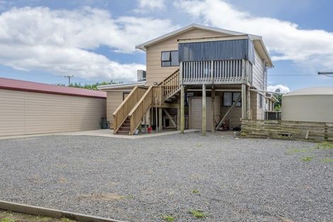 Photo of property in 55 Waikawa Beach Road, Manakau, Levin, 5573