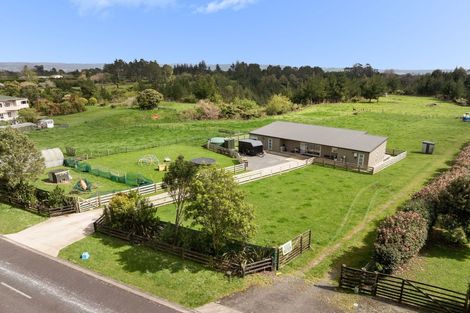 Photo of property in 2 Sarona Park Drive, Omanawa, 3171