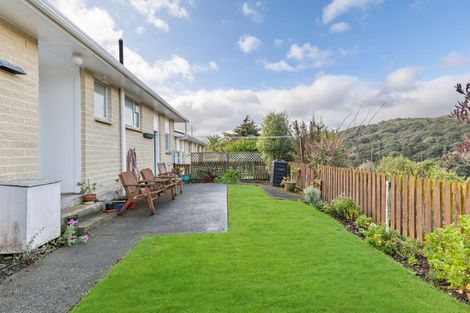 Photo of property in 2/57 Sunbrae Drive, Silverstream, Upper Hutt, 5019