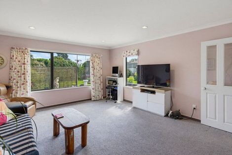 Photo of property in 166 Milne Drive, Paraparaumu, 5032