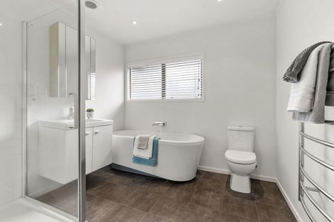 Photo of property in 1/94 Norwood Road, Bayswater, Auckland, 0622