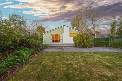 Photo of property in 34b Highland Place, Avonhead, Christchurch, 8042